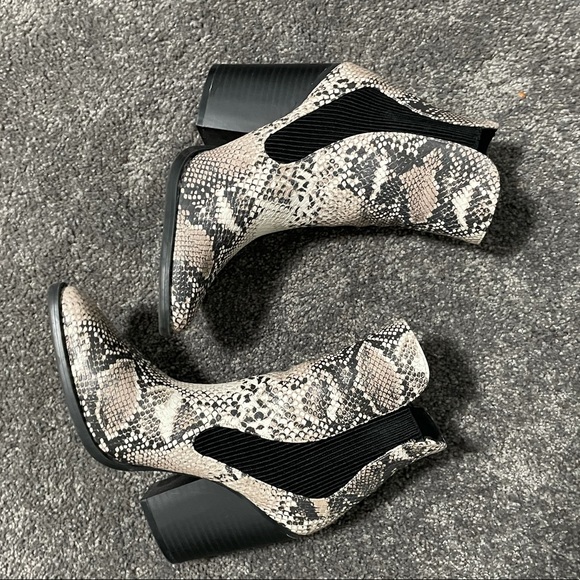 Qupid Shoes - Qupid Snakeskin Ankle Boots